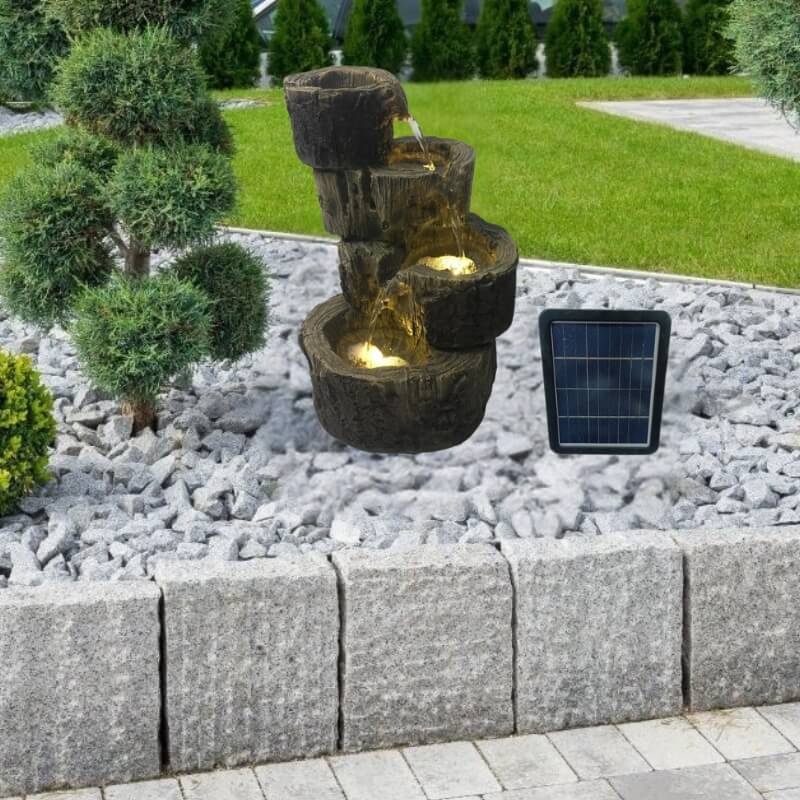 Dekorační fontána v dřevěném a elegantním stylu